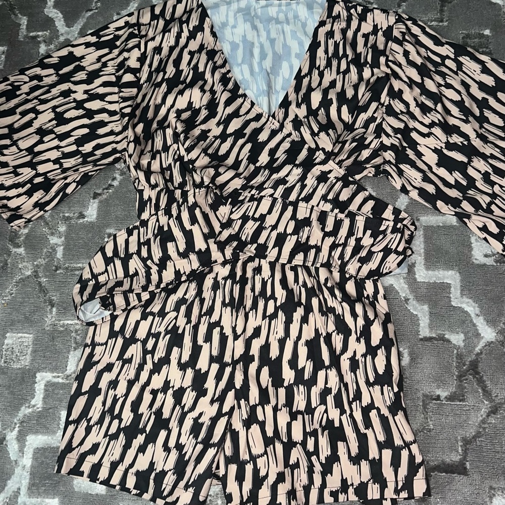 Small romper - Picture 3 of 3